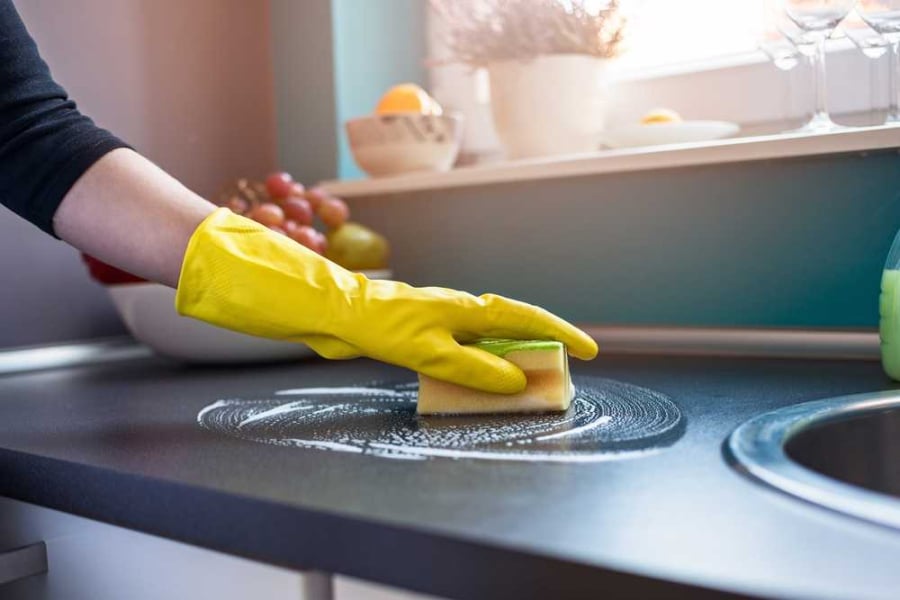 Dụng cụ bếp dính dầu mỡ lâu ngày có thể vệ sinh dễ dàng