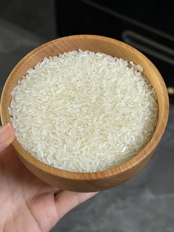 Thay vì cắt giảm tinh bột, hãy chọn các loại tinh bột phức tạp như ngũ cốc nguyên hạt, khoai lang, hoặc yến mạch.    