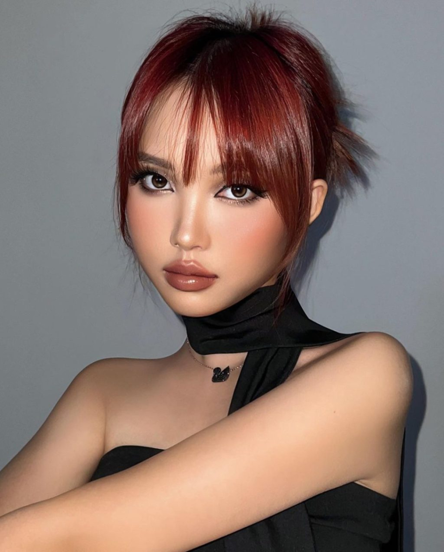 Mùa lễ hội cuối năm là thời điểm lý tưởng để bạn tạo nên những layout makeup ấn tượng nhất.    