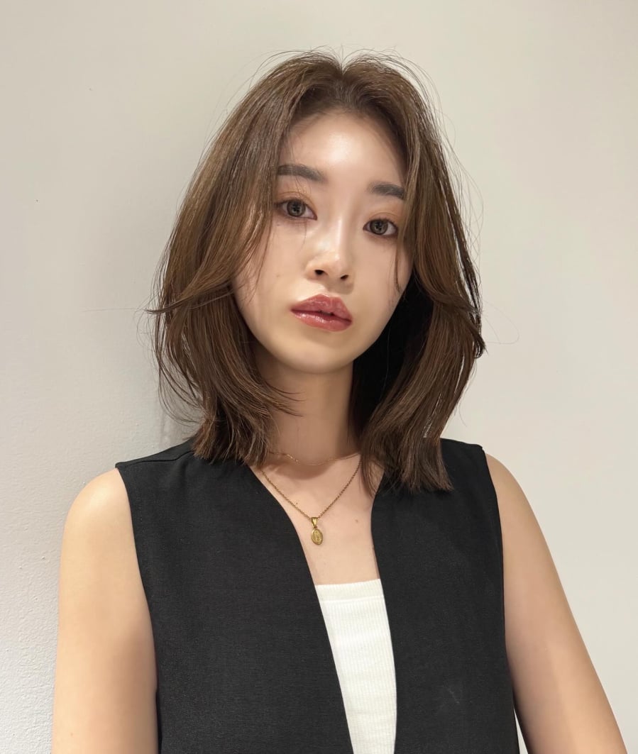 Chị em hãy tham khảo ngay Link Vào SHBET88 Mới Nhất ngắn uốn mái chữ S để làm tăng độ bồng bềnh cho tổng thể Shbet123 Link Vào ShBet Mới Nhất