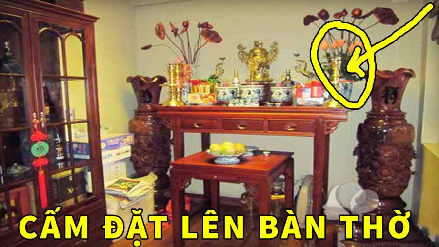 Những đồ vật không nên đặt lâu trên bàn thờ