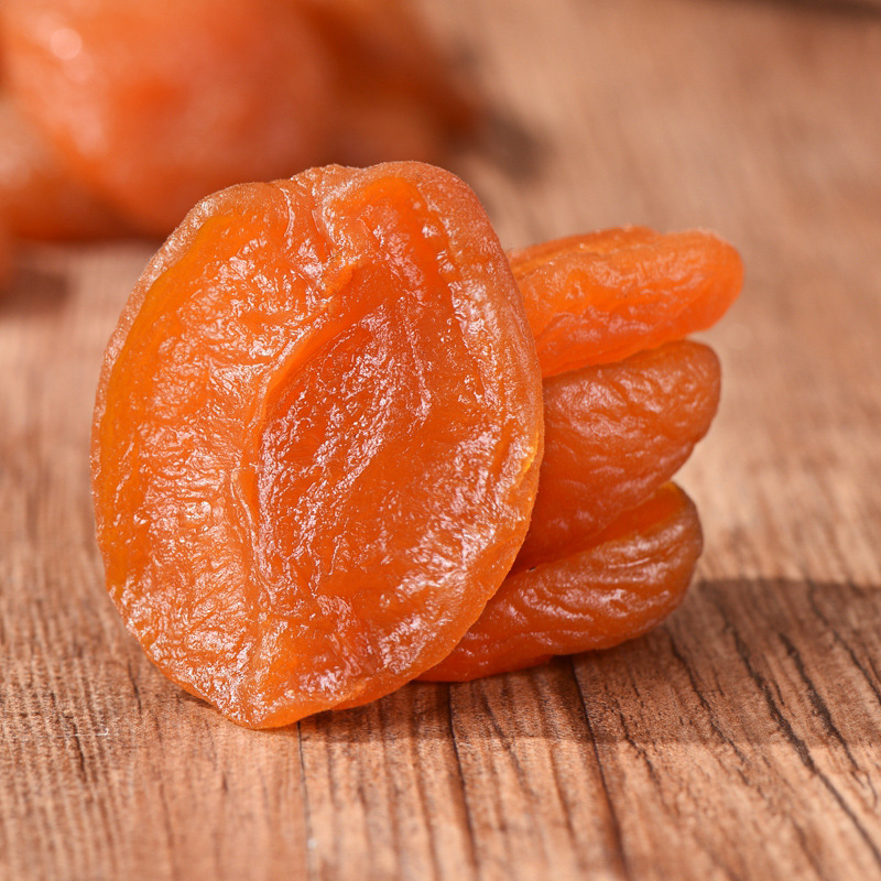 Vitamin C và vitamin E trong mơ khô giúp Mừng SHBET phiên bản mới 2025 trở nên khỏe mạnh và trắng sáng