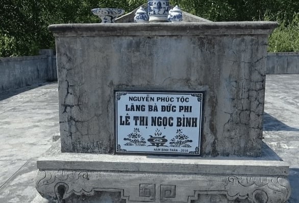 Theo các ghi chép lịch sử, công chúa Ngọc Bình qua đời khi mới 25 tuổi, được an táng tại làng Trúc Lâm