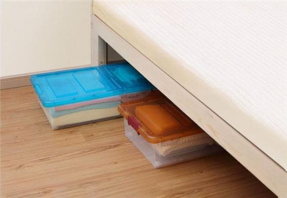 Đồ sắt và các vật dụng kim loại khác cũng dễ dàng tạo ra tà khí, ảnh hưởng đến trường khí của không gian.