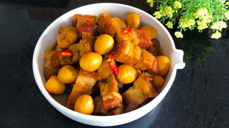 Thịt kho trứng cút