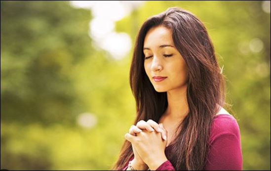 Họ sẽ vui khi chồng vui, buồn khi chồng buồn. Người vợ có đặc điểm này thường dành sự an ủi lớn nhất cho chồng của mình. (ảnh minh họa)