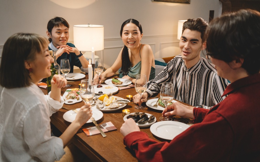 Trong Shbet16 chơi game trực tuyến, chúng ta có những mối quan hệ thân thiết và những mối quan hệ xã giao. 