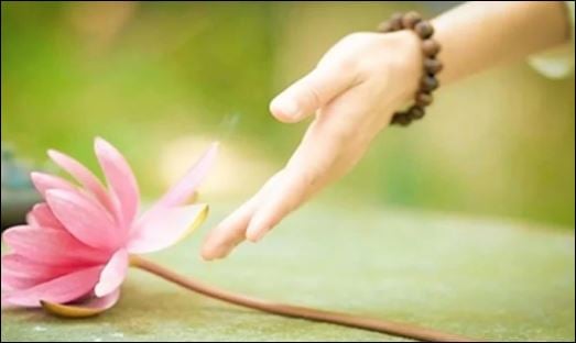 Có nhiều người khi dễ dàng đạt được thứ gì đó liền khoe bản thân mình. Nhưng đó là cách mất phúc khí nhanh nhất. (ảnh minh họa)
