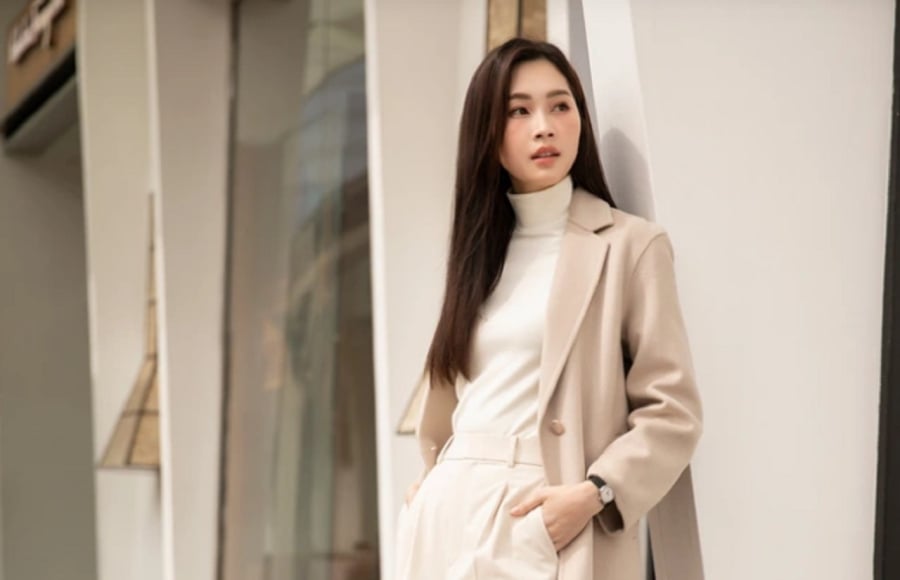 Set đồ này là lựa chọn lý tưởng cho môi trường công sở hoặc những buổi gặp mặt trang trọng.