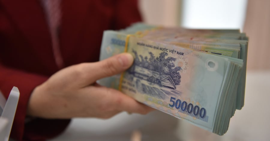 Để tránh làm gián đoạn giao dịch, ngân hàng khuyến cáo chủ tài khoản và những cá nhân liên quan nên chủ động đến chi nhánh nơi mở tài khoản để cập nhật và đối chiếu thông tin giấy tờ tùy thân cho phù hợp