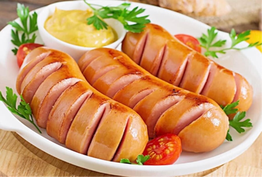 Xúc xích hiện đang chiếm vị trí hàng đầu trong danh sách những thực phẩm có thể làm giảm tuổi thọ