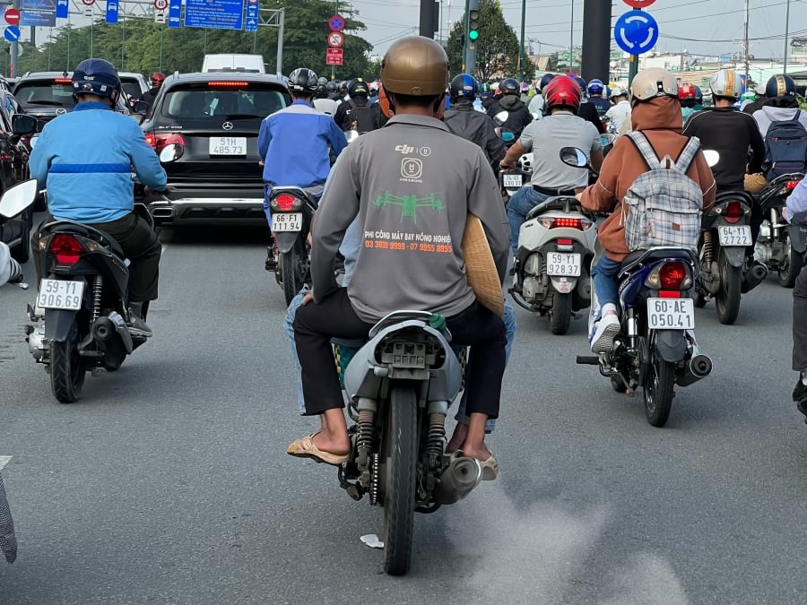 Từ 2025, xe máy và xe gắn máy trên 5 năm phải kiểm định khí thải, ai cũng cần biết kẻo bị phạt. Ảnh minh họa