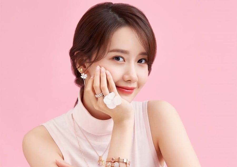 Một lưu ý nữa là kem dưỡng ẩm nên được thoa sau tinh chất hoặc serum và trước kem chống nắng vào buổi sáng.    