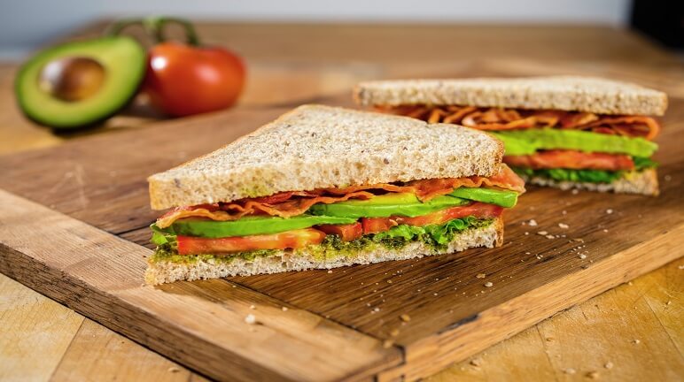 Sandwich kẹp thịt nguội và phô mai