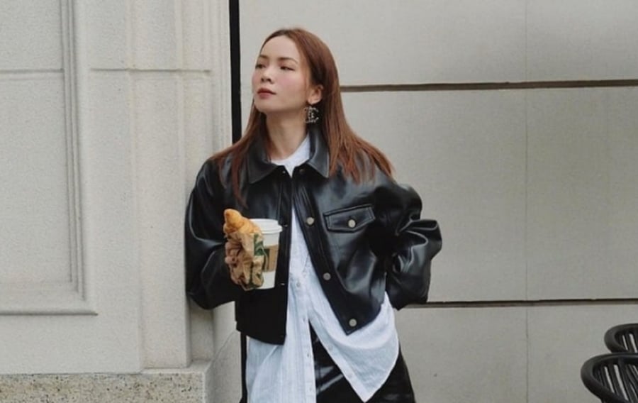 Không chỉ mang đến nét bụi bặm, cá tính, áo da còn giúp người mặc trông năng động và hiện đại.