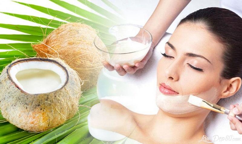 Dầu dừa cũng rất hiệu quả trong việc dưỡng ẩm và tẩy trang cho da. 