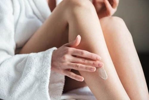 Các thành phần như dầu argan, dầu jojoba trong sữa dưỡng thể còn giúp da khỏe mạnh và chống lại các dấu hiệu lão hóa.