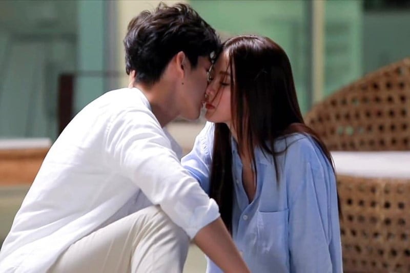 Khi còn yêu nhau, các cặp đôi thường xuyên trò chuyện, chia sẻ và tâm sự với nhau, cảm thấy mỗi cuộc gặp gỡ đều thú vị.