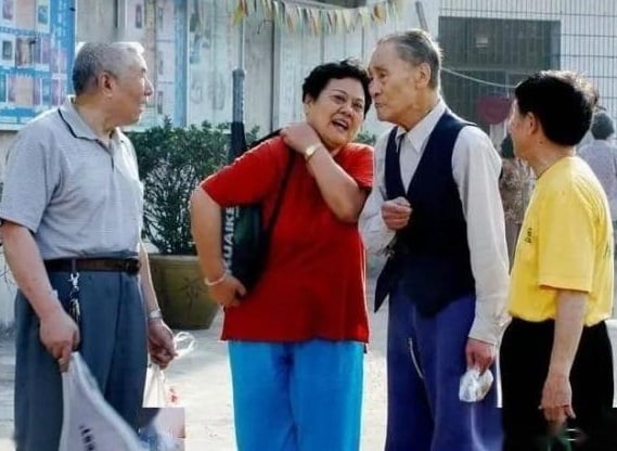 Khi tuổi tác ngày càng lớn, sức khỏe và tinh thần không còn như trước, việc duy trì những mối quan hệ căng thẳng chỉ khiến bạn thêm mệt mỏi.