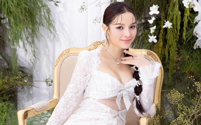 Trong tiệc thôi nôi của con trai Tyga, Phương Trinh Jolie bất ngờ thông báo mang thai lần 3.