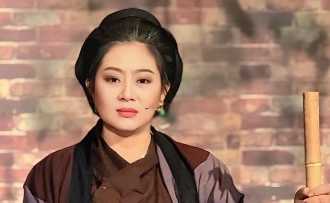 Nghệ sĩ cải lương Lê Phương đột ngột qua đời do tai nạn giao thông.