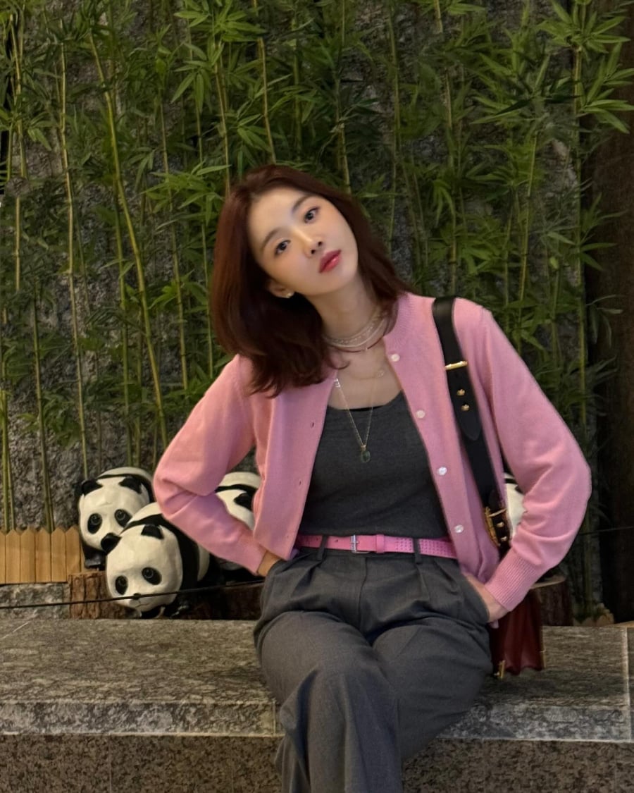 Khi thời tiết chuyển lạnh, áo cardigan trở thành 
