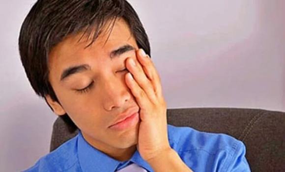 Đây là đặc điểm thường thấy ở những người đàn ông thiếu sự tự tin.