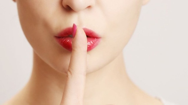 Khi trưởng thành, chúng ta cần học cách giữ bình tĩnh khi đối mặt với vấn đề và phải biết rõ mình có thể nói gì và không thể nói gì khi giao tiếp.