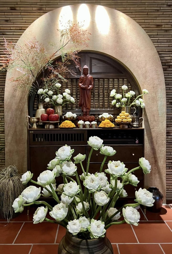 Hoa mai, đặc biệt là loài hoa nở vào mùa xuân, được sử dụng phổ biến trong dịp Tết Nguyên đán ở miền Nam.