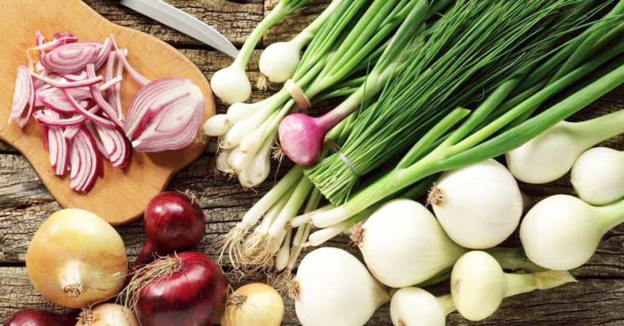 Tại sao nên thêm củ cải hoặc củ hành nướng khi nấu nước dùng?