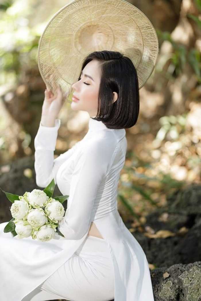 Tóc ngắn không chỉ dành riêng cho những bộ Shbet999 com đăng nhập hiện đại, mà còn mang đến sự nổi bật cho phái đẹp khi diện áo dài truyền thống