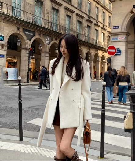 Không chỉ phù hợp để diện trong những ngày Tết, áo blazer còn lý tưởng để mặc suốt cả mùa xuân. 