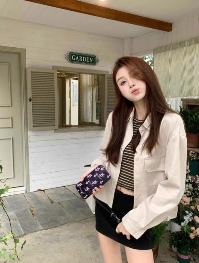 Phom dáng áo khoác là yếu tố quyết định đến vẻ ngoài tổng thể. 