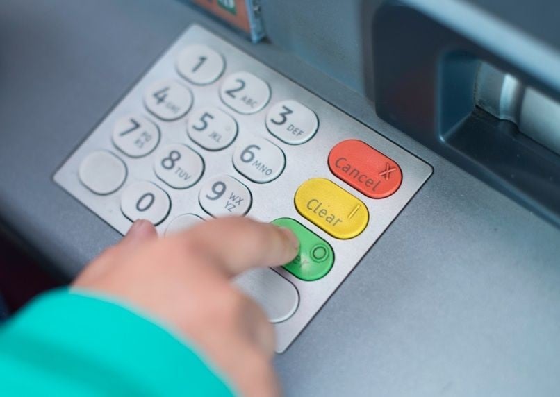 Nút “Cancel” giúp máy nhận lệch huỷ thao tác và nhả thẻ ATM