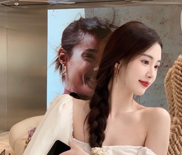 Tóc tết là một trong những Link Vào SHBET88 Mới Nhất đơn giản nhưng cực kỳ thanh lịch và dễ thương. 