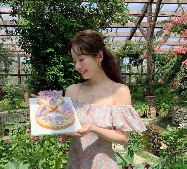 Han Ji Min khiến fan phải 