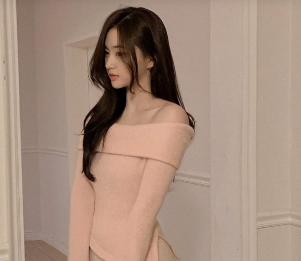 Hãy ưu tiên các gam màu tươi sáng như hồng pastel, xanh nhạt hoặc trắng để phù hợp với không khí xuân.