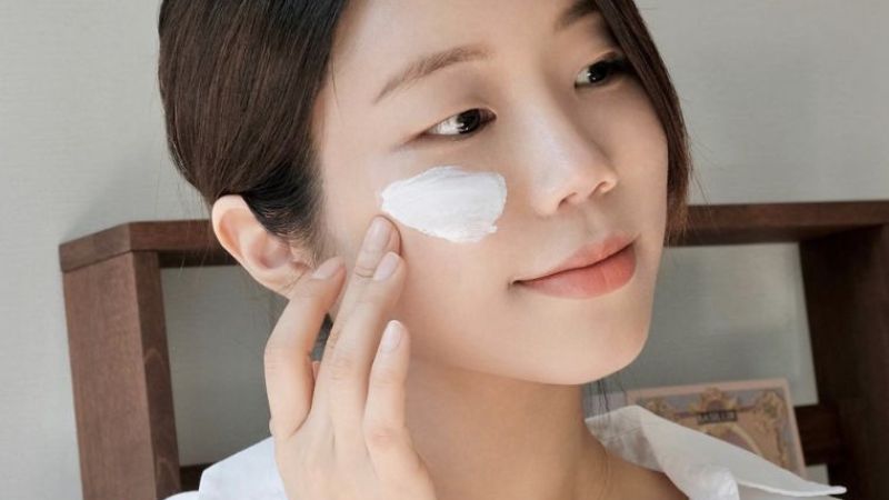 Tia UV từ ánh nắng mặt trời là nguyên nhân chính phá hủy collage