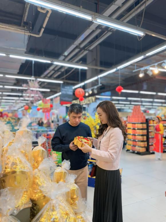 Ngọc Hà đăng ảnh chuẩn bị đón xuân cùng ông xã