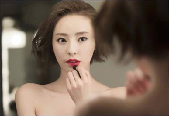 Mỗi người đều có Shbet16 chơi game trực tuyến của mình, là đàn bà khôn ngoan thì nên giữ khoảng cách với những mối quan hệ. (ảnh minh họa)