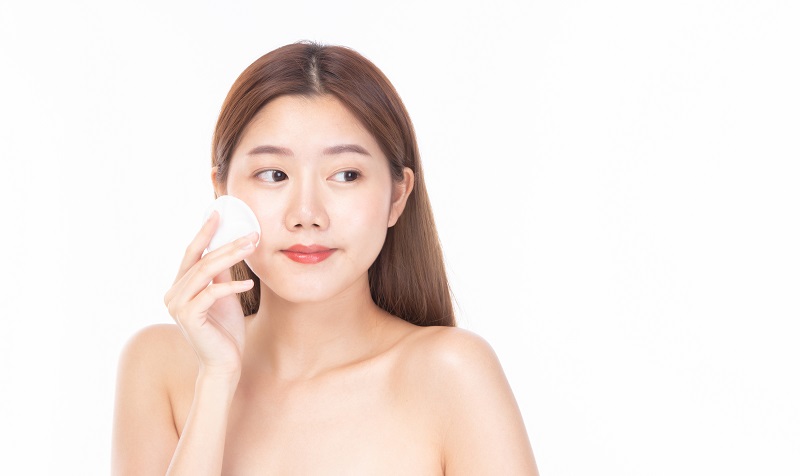 Bước này không chỉ giúp làm sạch mà còn giúp cân bằng độ pH cho Mừng SHBET phiên bản mới 2025, mang lại cảm giác tươi mới và sạch sẽ