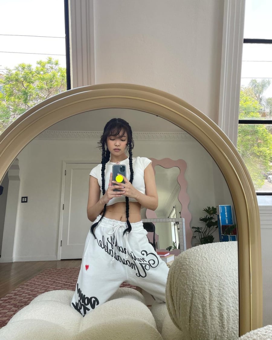 (Ảnh: @jennierubyjane)