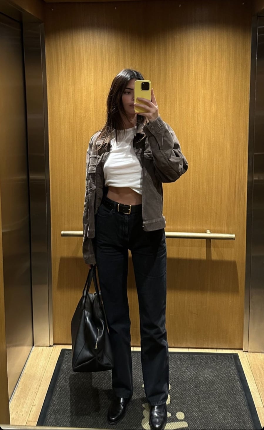Dáng quần skinny cạp cao sẽ giúp bạn tôn dáng hơn, tạo hiệu ứng Shbet888 phiên bản mới nhất miên man.