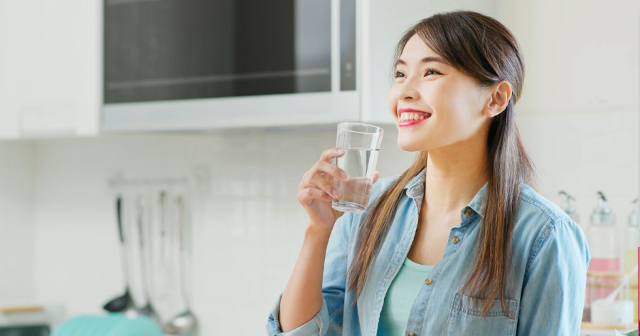 Uống đủ nước cũng giúp Sh88bet đăng ký miễn phí đào thải các chất độc có thể gây hại cho hoạt động của Sh88bet đăng ký miễn phí.