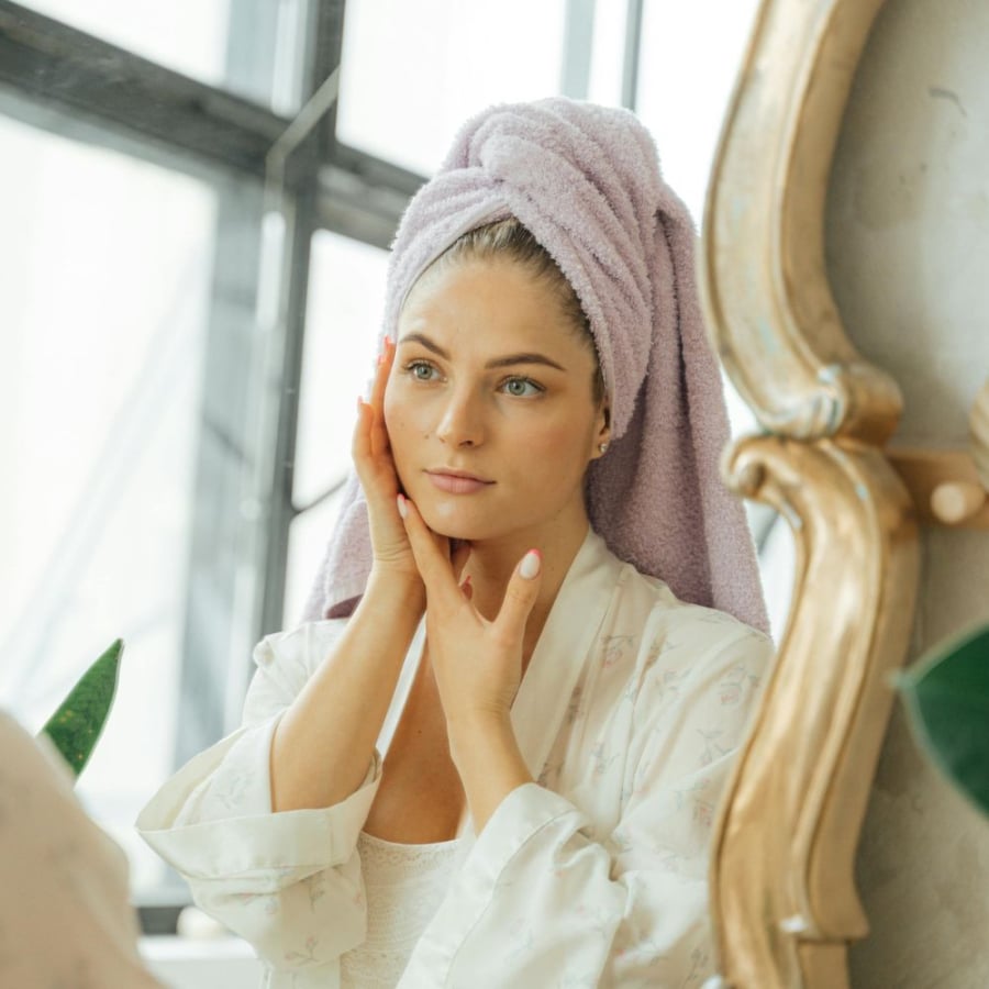 Kẽm còn giúp ngăn ngừa sự phát triển của vi khuẩn P. Acnes – nguyên nhân chính gây mụn. 