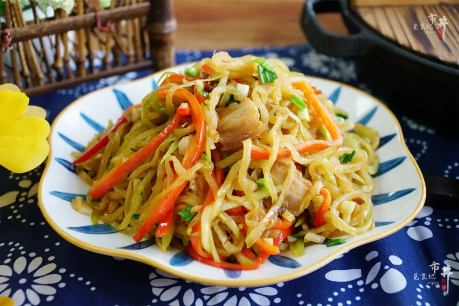 Món củ cải xào thịt thơm ngon