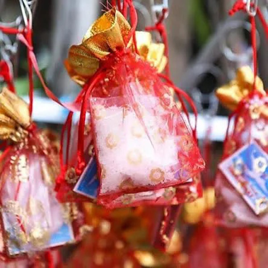 Ngày nay, nhiều người thường mua một túi muối nhỏ vào đêm Giao thừa hoặc sáng mùng 1 Tết với niềm hy vọng mang đến tài lộc, sự thịnh vượng cho Shbet111 slot, casino, thể thao, xổ số trong cả năm