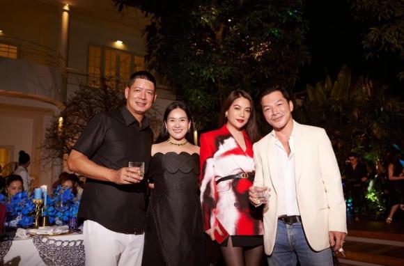 Anh Thơ chú thích bức ảnh với nội dung: 