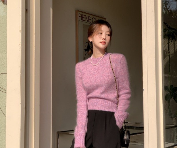 Đây là lựa chọn đơn giản nhưng vẫn giúp người mặc nổi bật. 