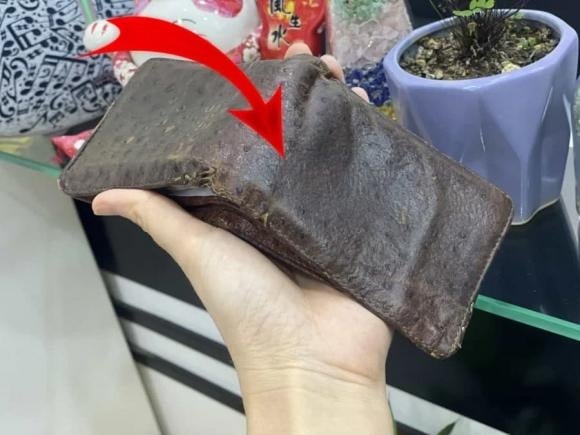 Ví tiền không chỉ là nơi cất giữ tài sản mà còn là biểu tượng của tài lộc. 
